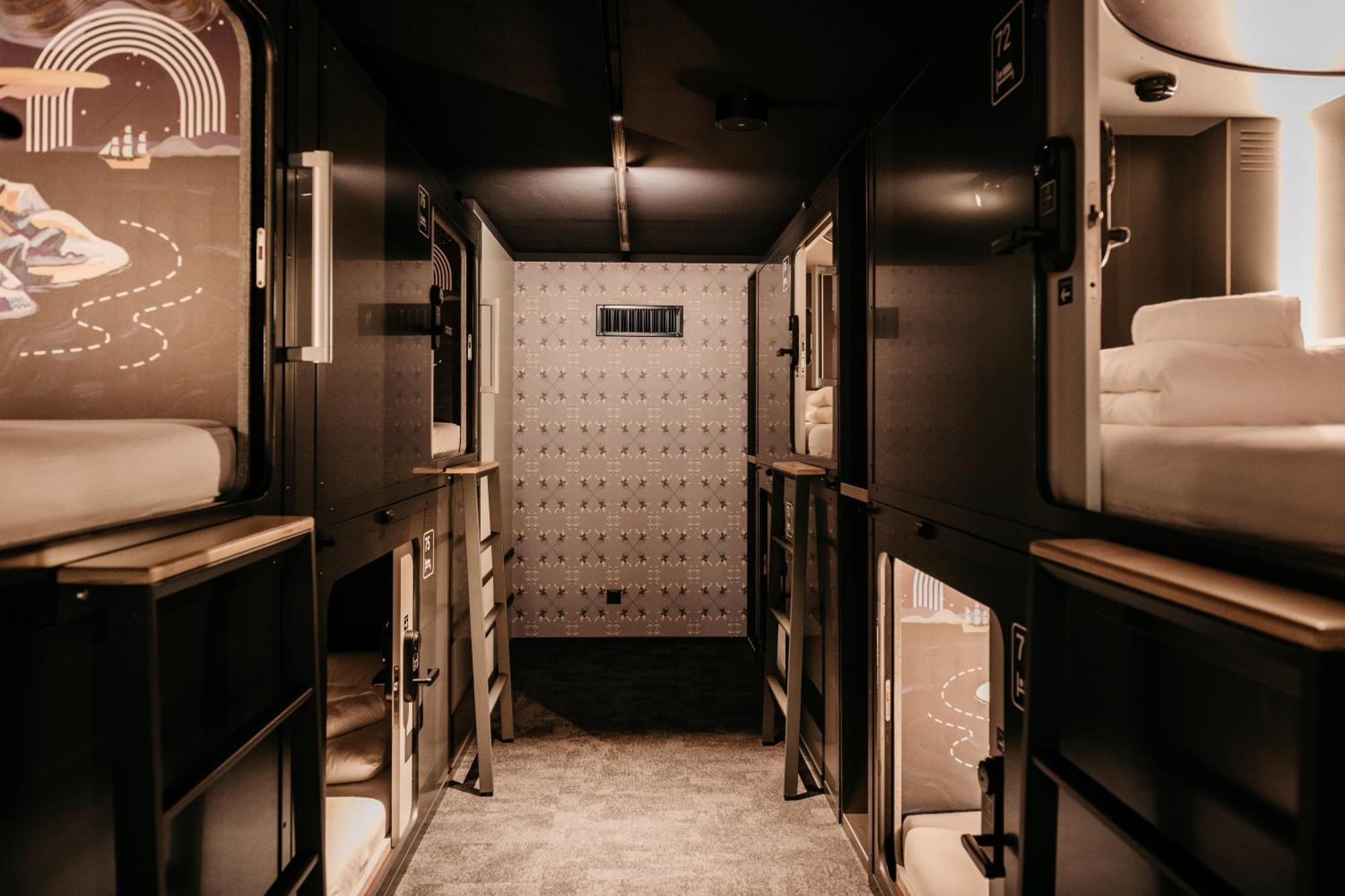 Capsule Hotel - Lucerne Old Town Exterior foto