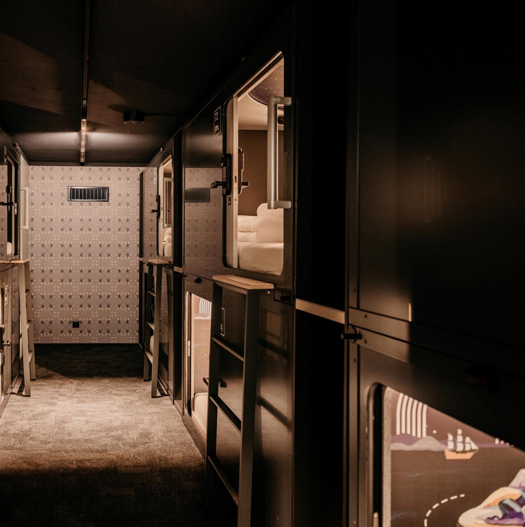 Capsule Hotel - Lucerne Old Town Exterior foto